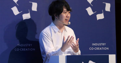襟につける英会話教師!「ELI」は普段の会話を収集して、自分が学びたい英会話レッスンを実現する(ICC FUKUOKA 2018)【文字起こし版】 襟につける英会話教師!「ELI」は普段の会話を収集して、自分が学びたい英会話レッスンを実現する(ICC FUKUOKA 2018)【文字起こし版】