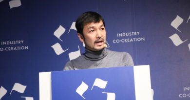 甘えて抱っこをねだる「LOVOT(らぼっと)」は、人間とロボットの“絆”を追求する(ICC FUKUOKA 2020)【動画版】 甘えて抱っこをねだる「LOVOT(らぼっと)」は、人間とロボットの“絆”を追求する(ICC FUKUOKA 2020)【動画版】